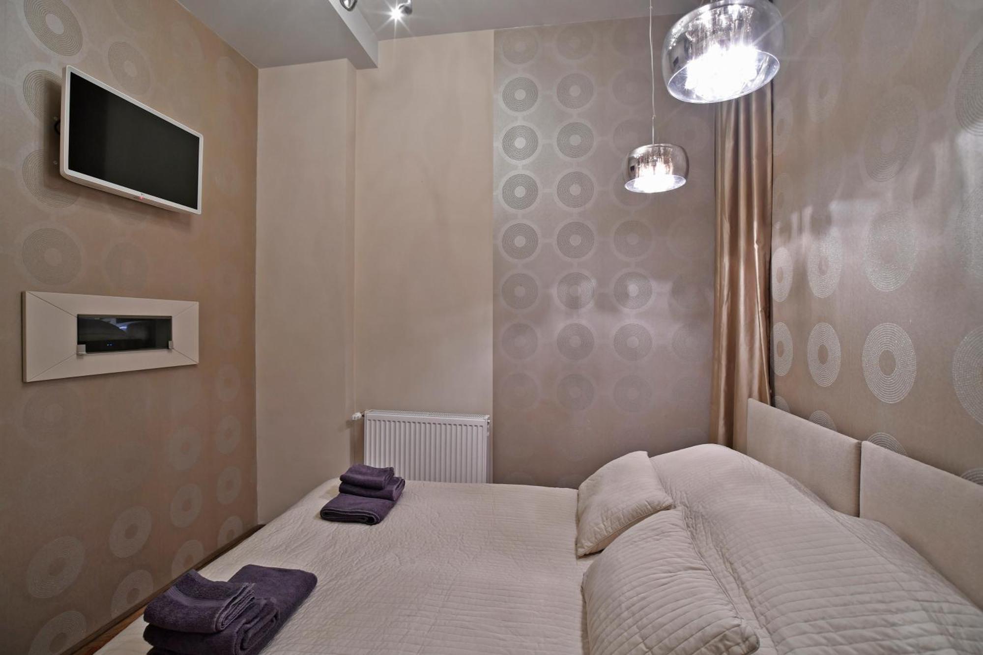 דירות בודפשט Luxuryflat Near Centre On118 Sqm, 3Br,2Bth,8Bed,Ac מראה חיצוני תמונה