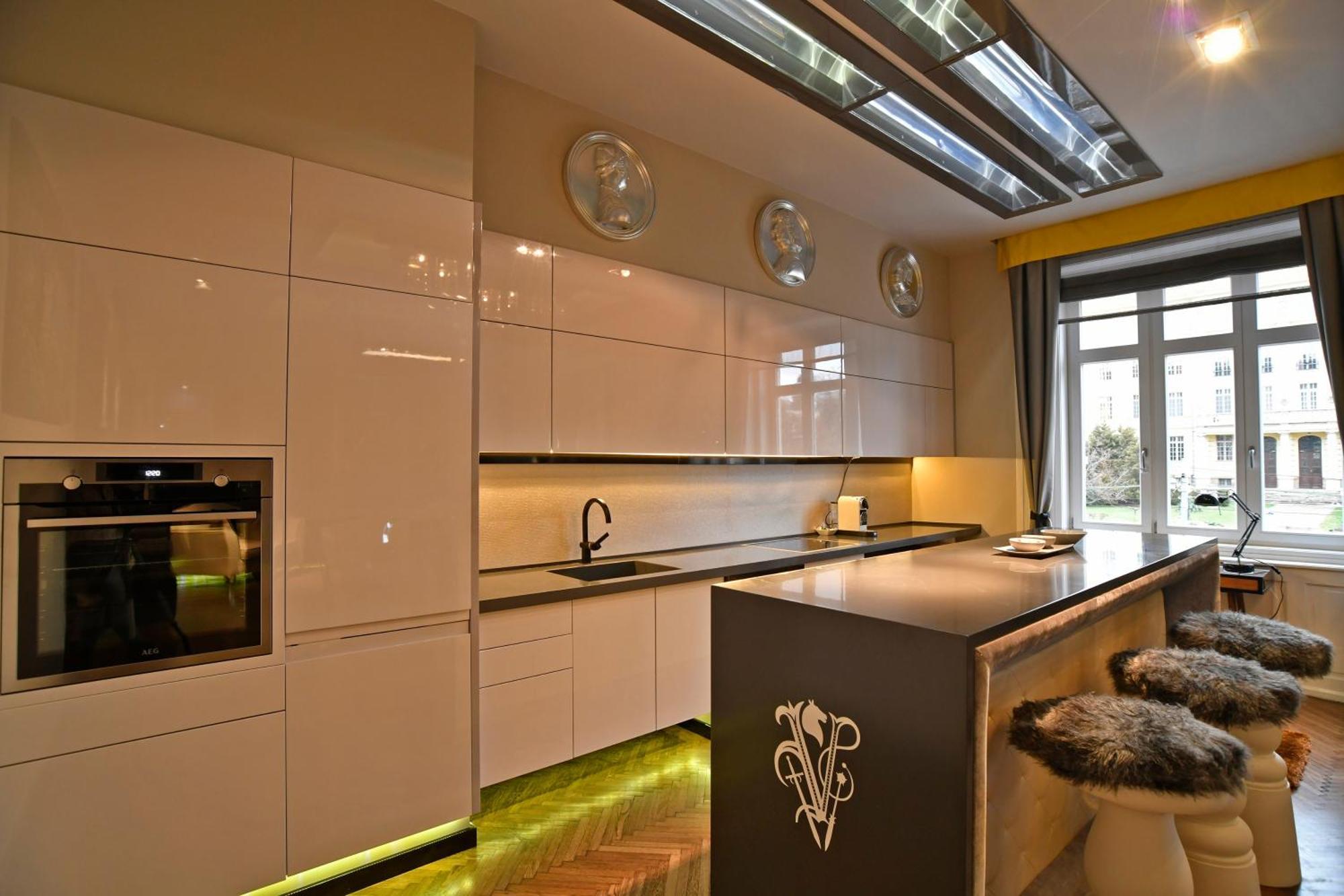 דירות בודפשט Luxuryflat Near Centre On118 Sqm, 3Br,2Bth,8Bed,Ac מראה חיצוני תמונה